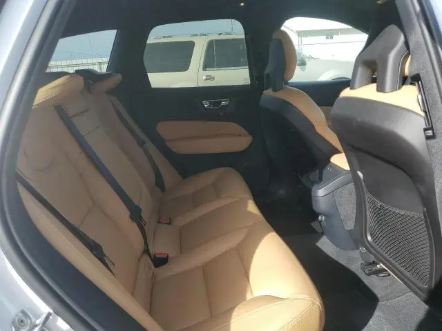 2019 VOLVO XC60 T5  