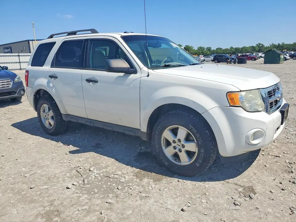 2011 FORD ESCAPE XLT  
