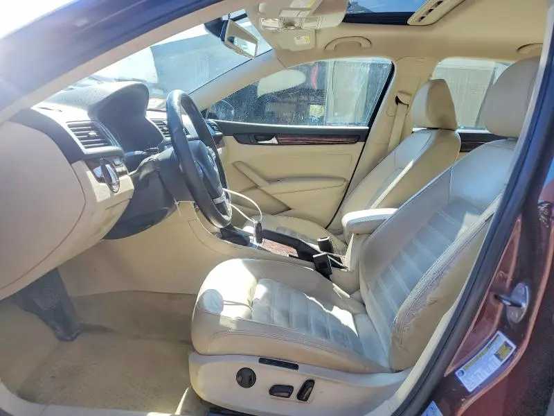 2012 VOLKSWAGEN PASSAT SEL  