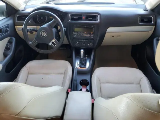 2013 VOLKSWAGEN JETTA SE  