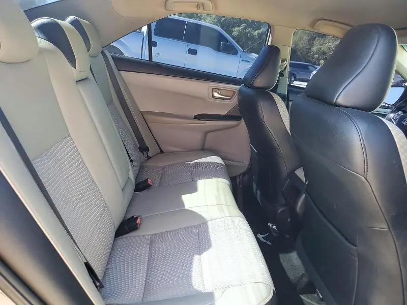 2015 TOYOTA CAMRY SE  
