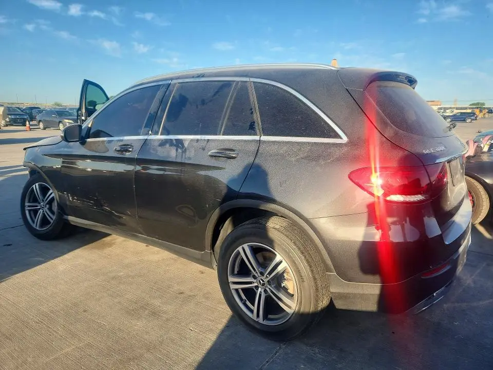2020 MERCEDES-BENZ GLC 300  