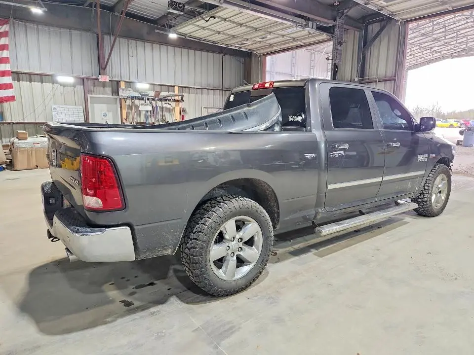 2015 RAM 1500 SLT  