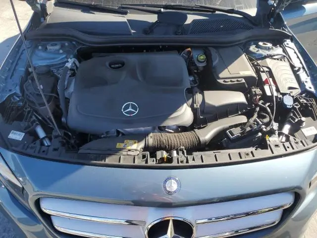 2015 MERCEDES-BENZ GLA 250  