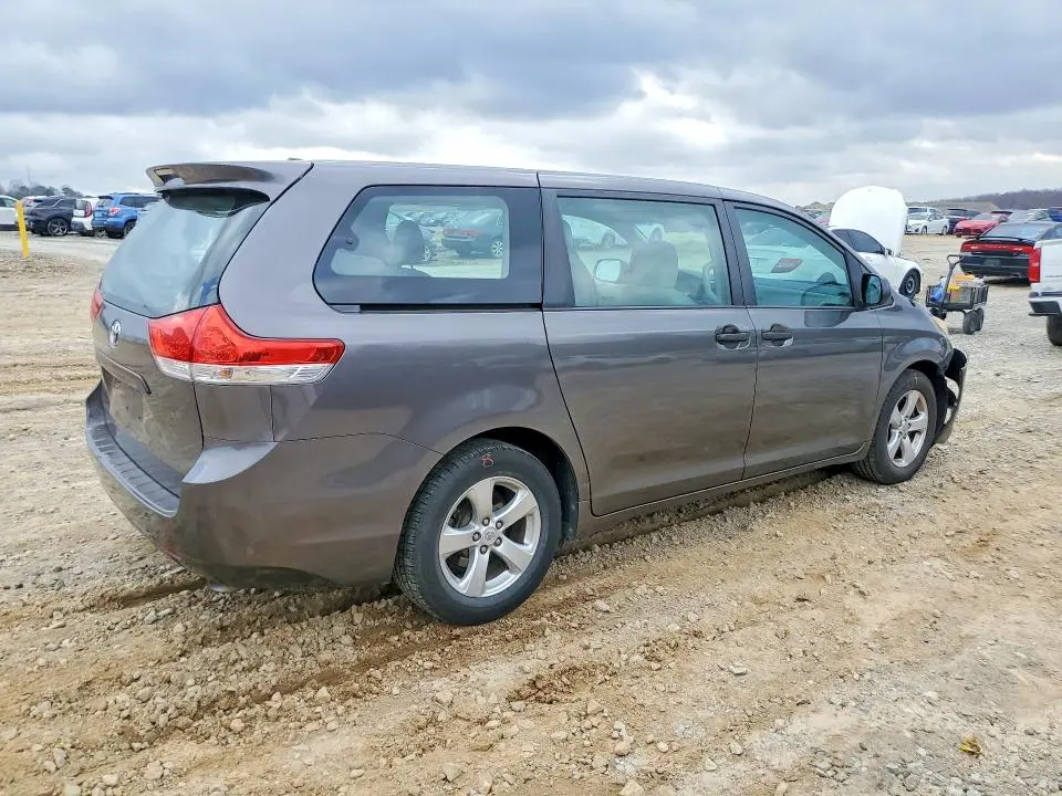 2012 TOYOTA SIENNA   