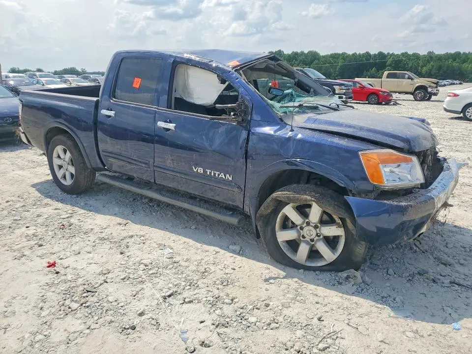 2010 NISSAN TITAN SE  