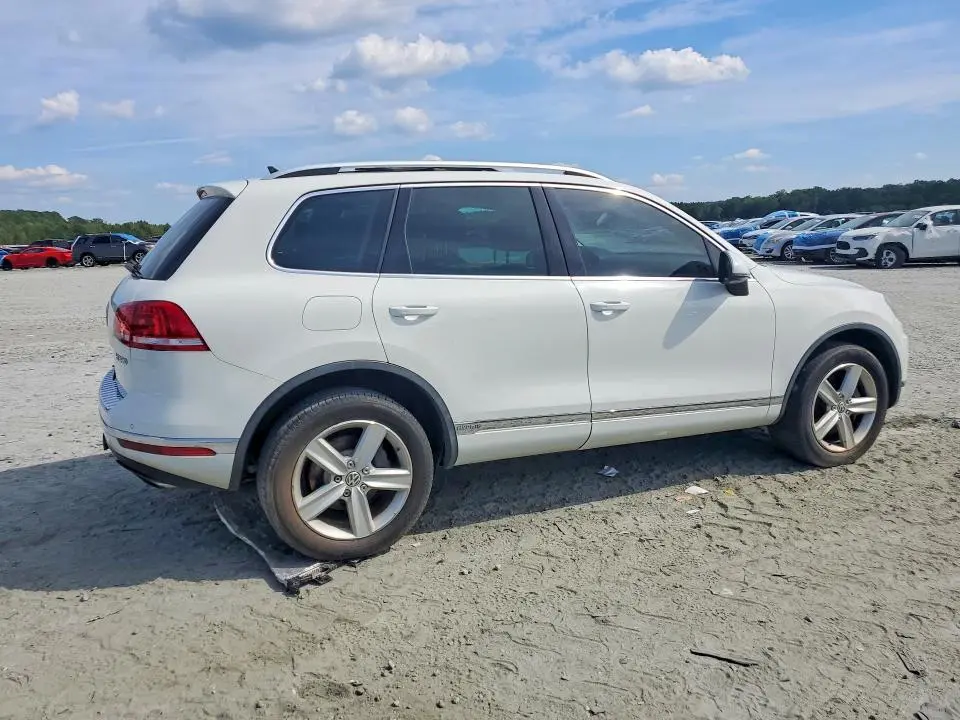 2015 VOLKSWAGEN TOUAREG HYBRID  