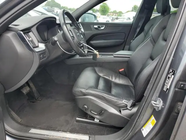 2018 VOLVO XC60 T6 MOMENTUM  