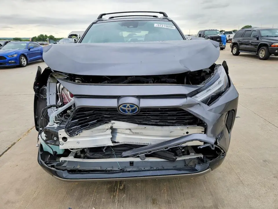2022 TOYOTA RAV4 SE  