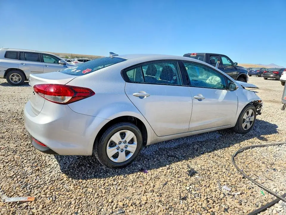 2017 KIA FORTE LX  