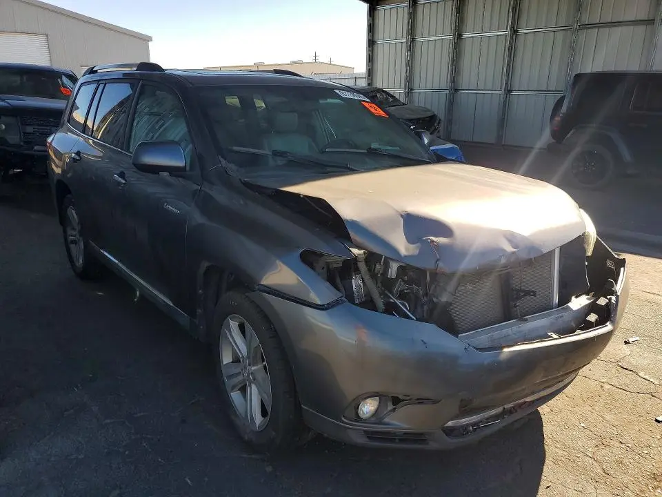 2013 TOYOTA HIGHLANDER LIMITED  
