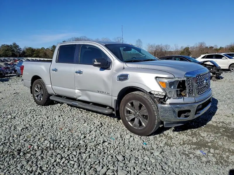 2017 NISSAN TITAN SV  