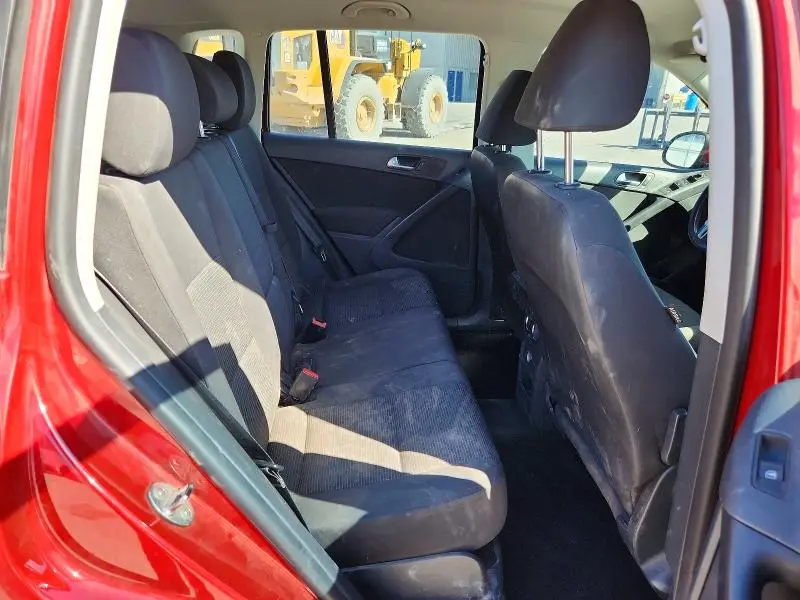 2013 VOLKSWAGEN TIGUAN S  
