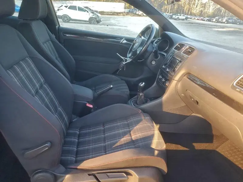 2011 VOLKSWAGEN GTI   