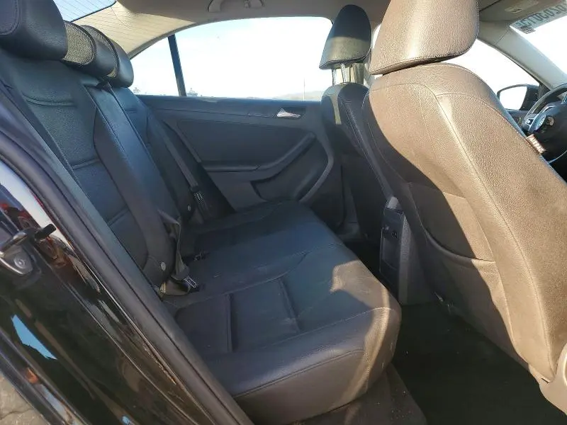 2012 VOLKSWAGEN JETTA SE  