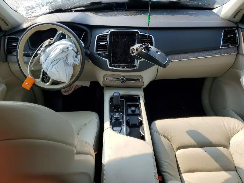 2023 VOLVO XC90 PLUS  