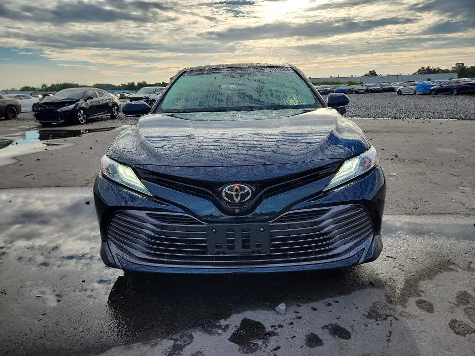 2018 TOYOTA CAMRY XLE  