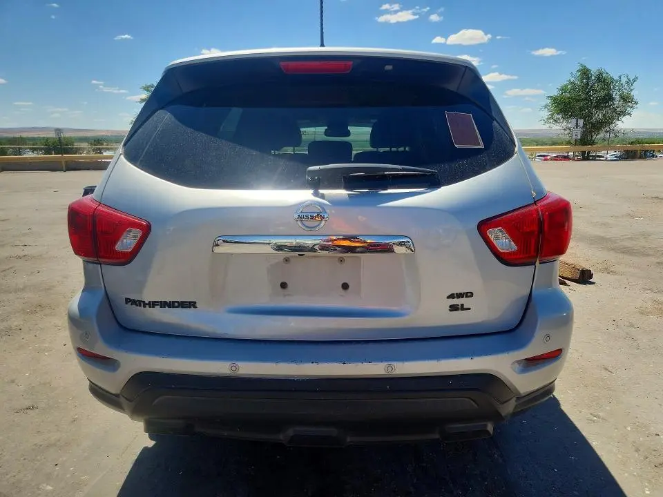 2017 NISSAN PATHFINDER SL  