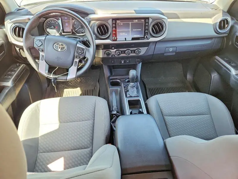 2020 TOYOTA TACOMA SR5 V6  