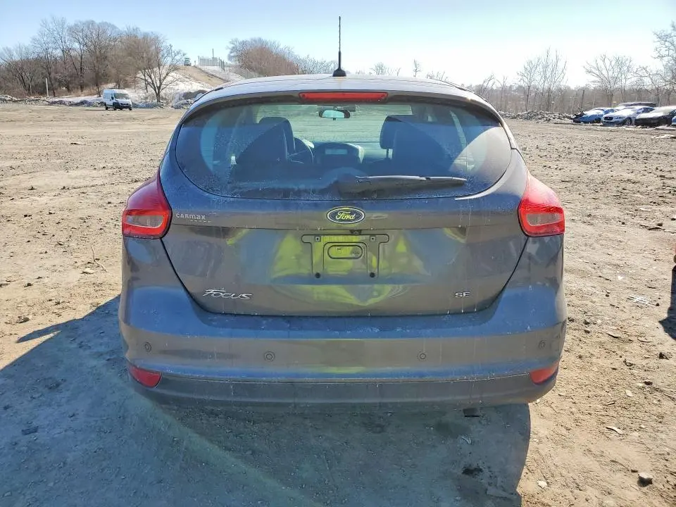2016 FORD FOCUS SE  