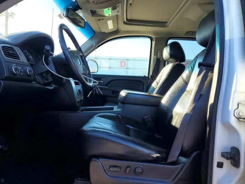 2010 CHEVROLET AVALANCHE LT  