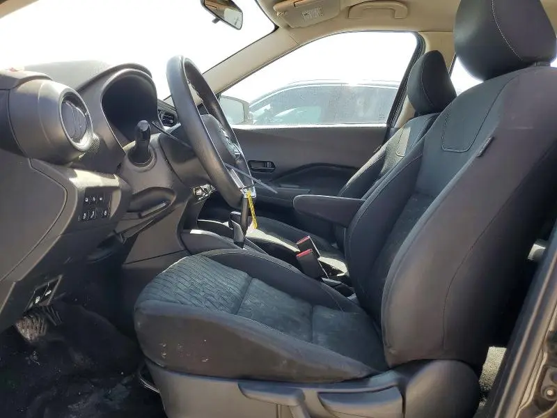 2021 NISSAN KICKS S  