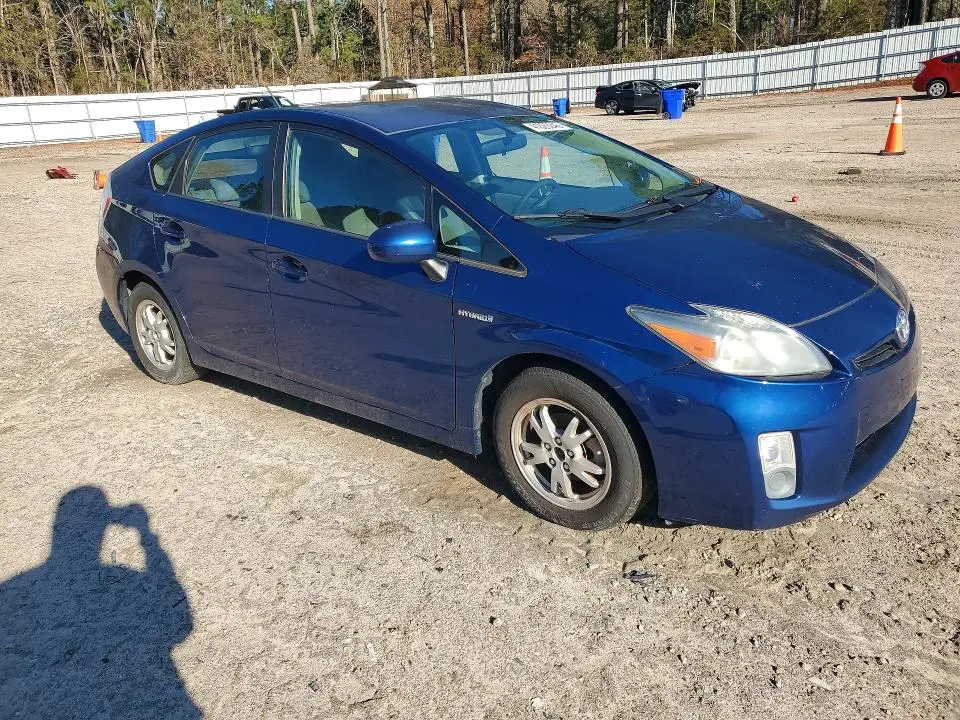 2010 TOYOTA PRIUS III  