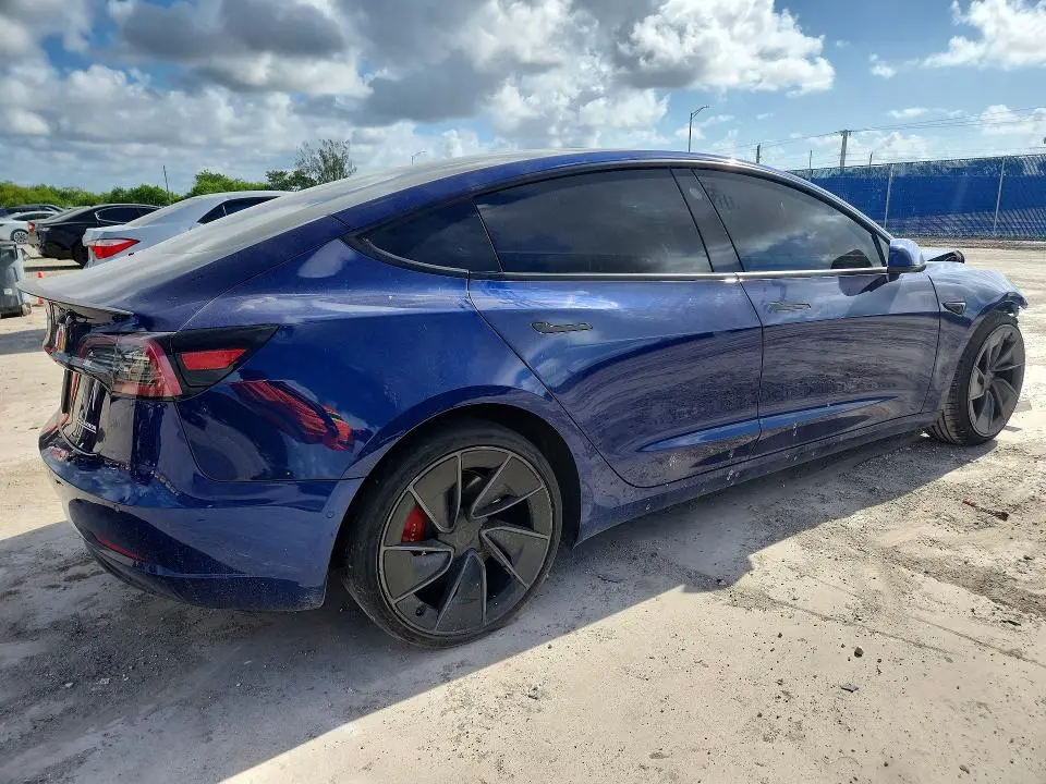 2022 TESLA MODEL 3   