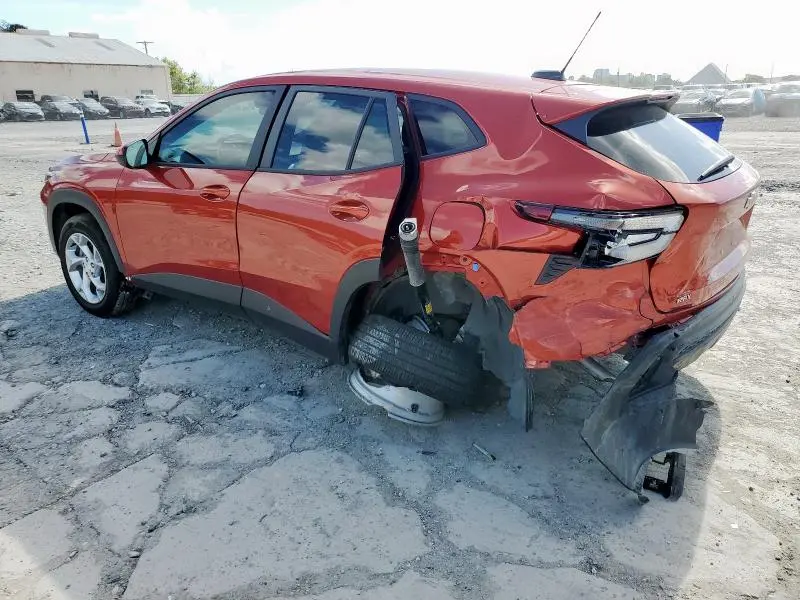 2024 CHEVROLET TRAX LS  