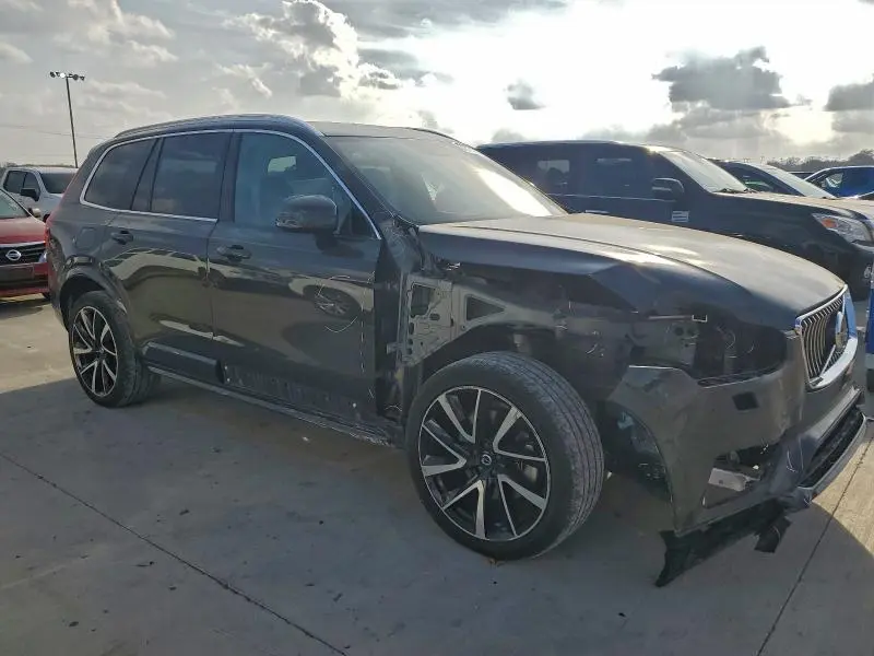 2021 VOLVO XC90 T6 MOMENTUM  