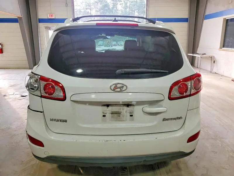 2011 HYUNDAI SANTA FE SE  