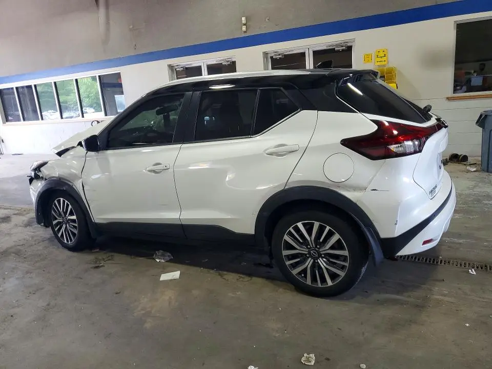 2022 NISSAN KICKS SV  