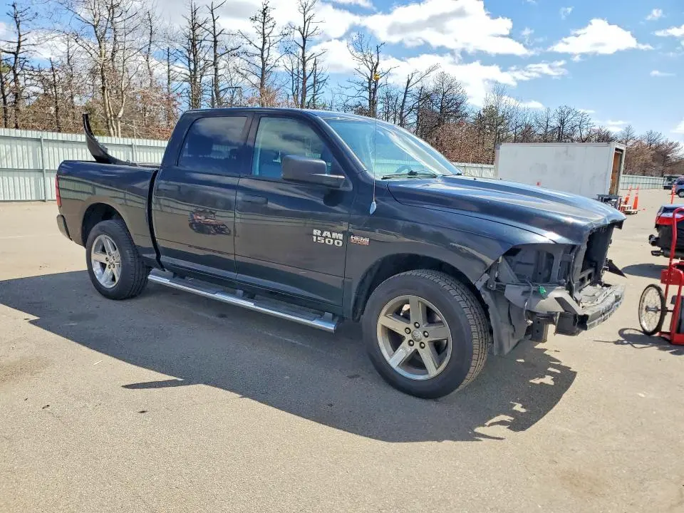 2014 RAM 1500 ST  