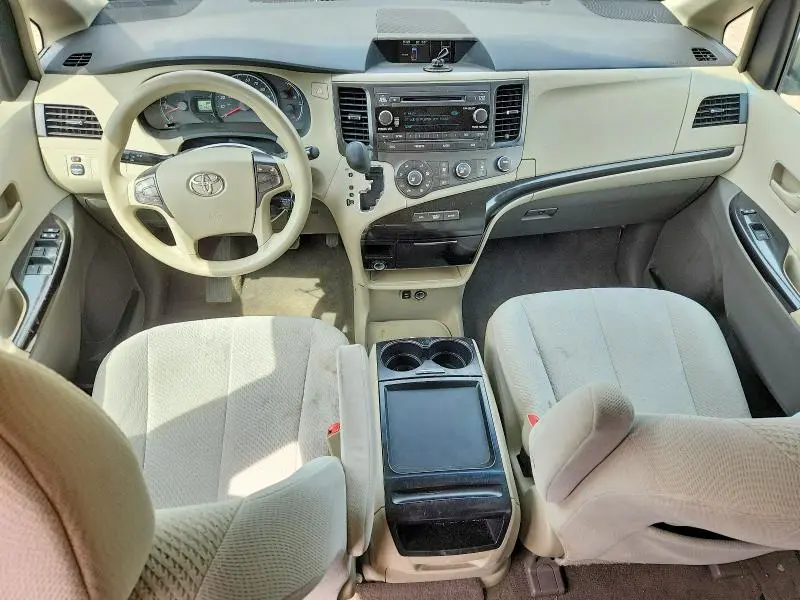 2011 TOYOTA SIENNA LE  