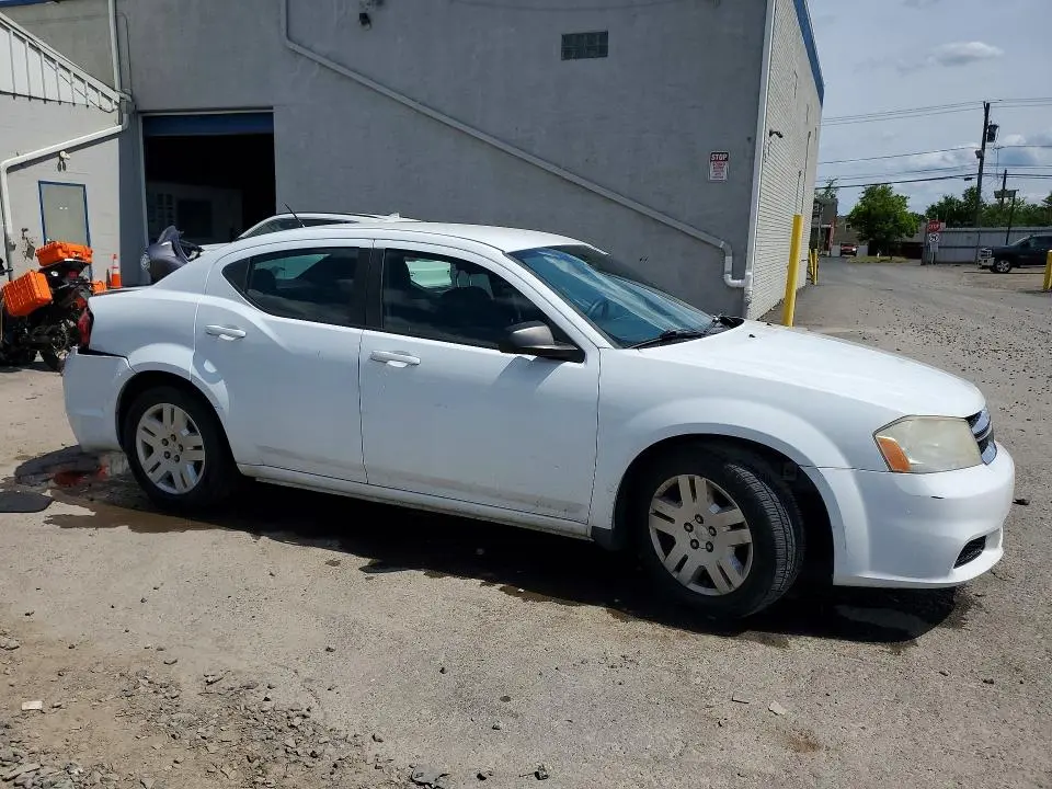2014 DODGE AVENGER SE  