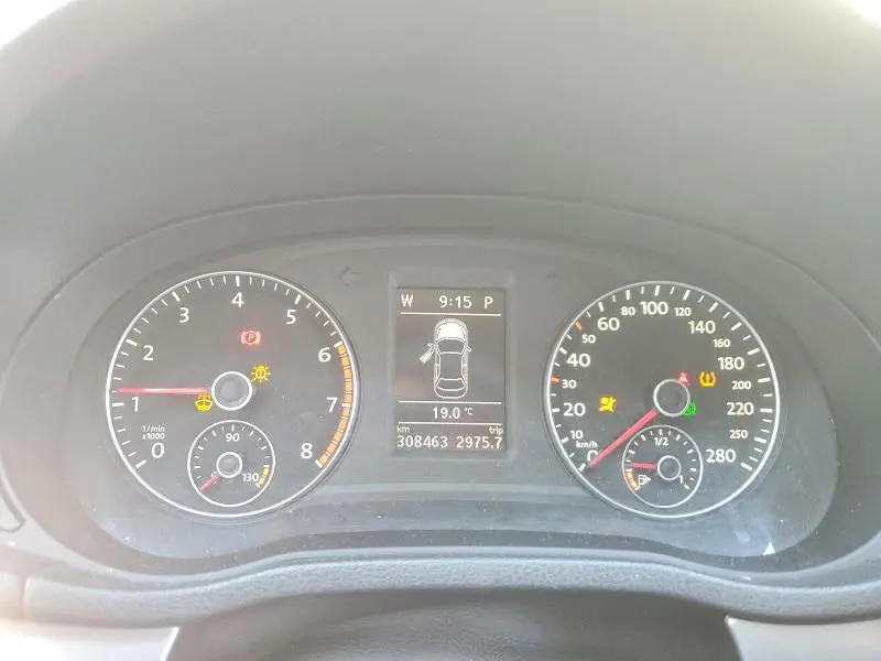 2015 VOLKSWAGEN PASSAT S  