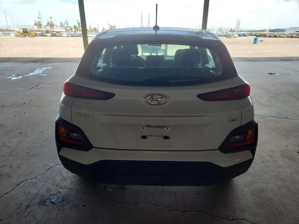 2021 HYUNDAI KONA SE  
