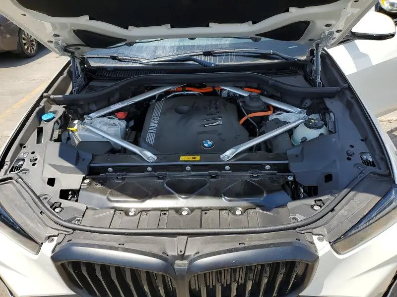 2025 BMW X5 XDRIVE50E  