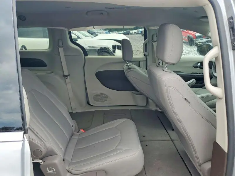 2019 CHRYSLER PACIFICA LX  