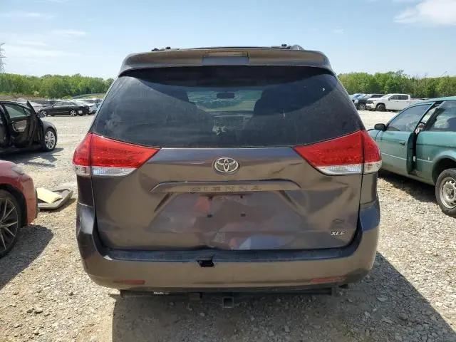 2012 TOYOTA SIENNA XLE  
