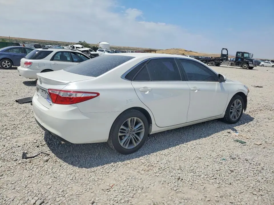 2017 TOYOTA CAMRY SE  