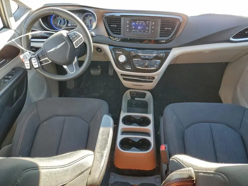 2017 CHRYSLER PACIFICA LX  