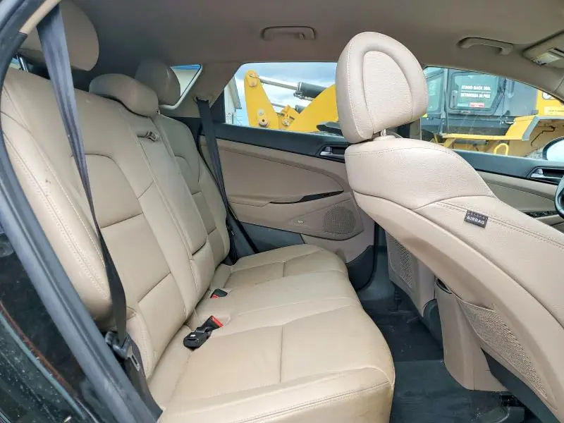 2017 HYUNDAI TUCSON SE PLUS  