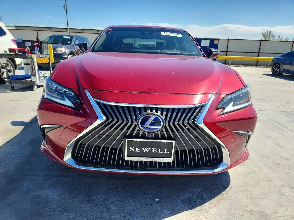 2019 LEXUS ES 300H ULTRA LUXURY  