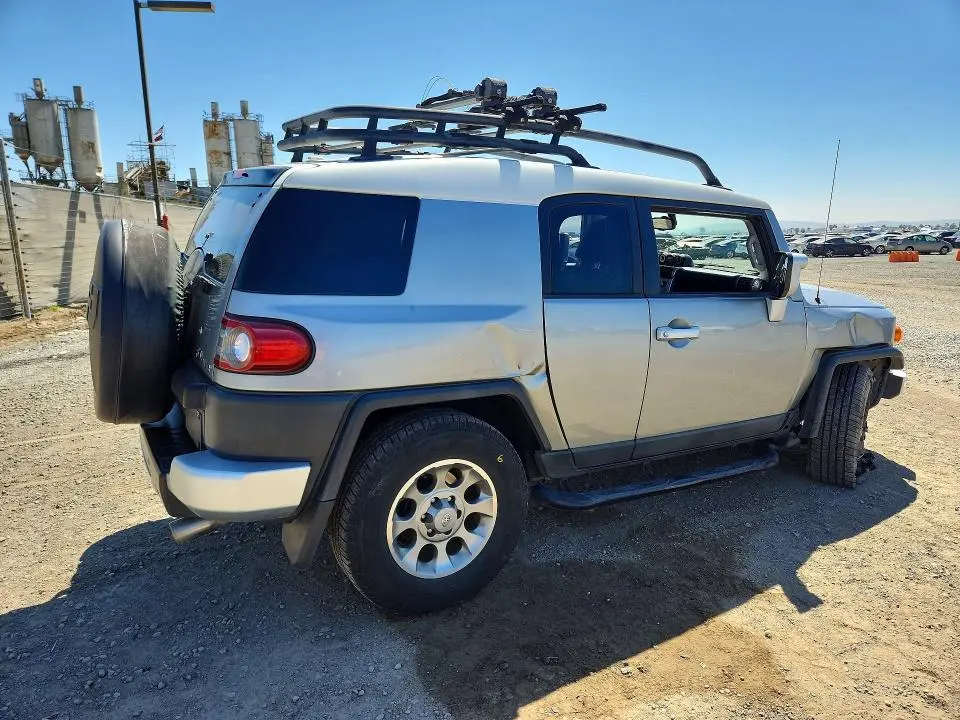 2012 TOYOTA FJ CRUISER BASE  