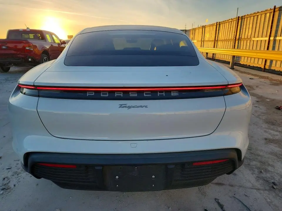 2021 PORSCHE TAYCAN   