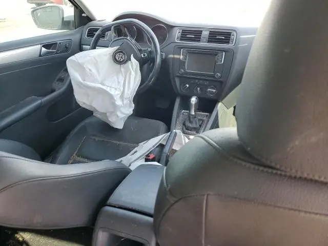 2017 VOLKSWAGEN JETTA SE  
