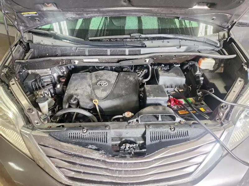 2017 TOYOTA SIENNA LE 8-PASSENGER  