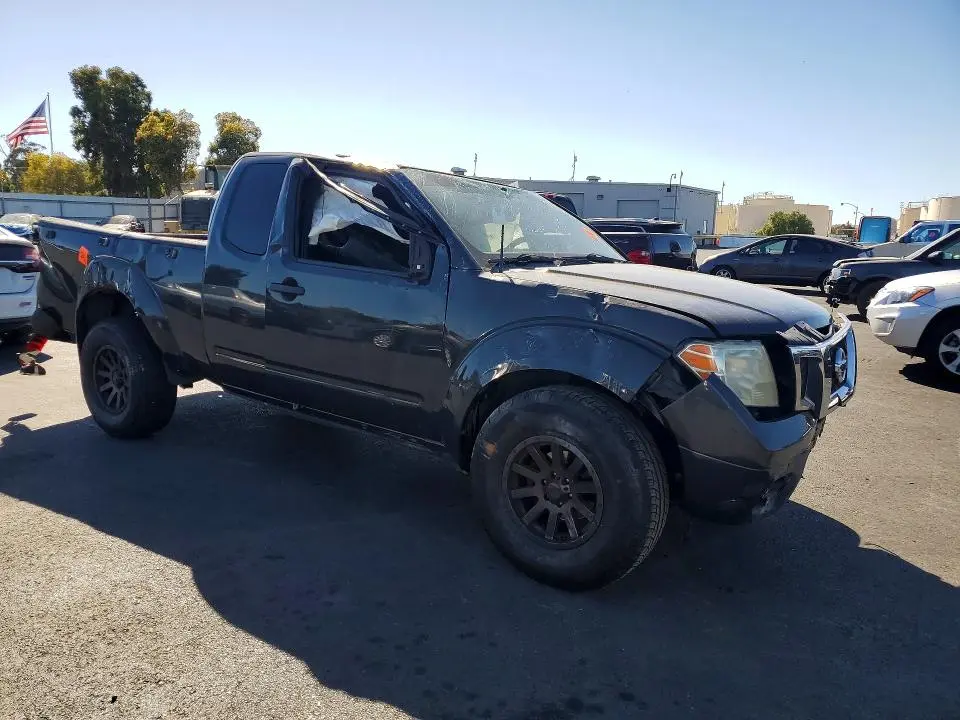 2011 NISSAN FRONTIER S  
