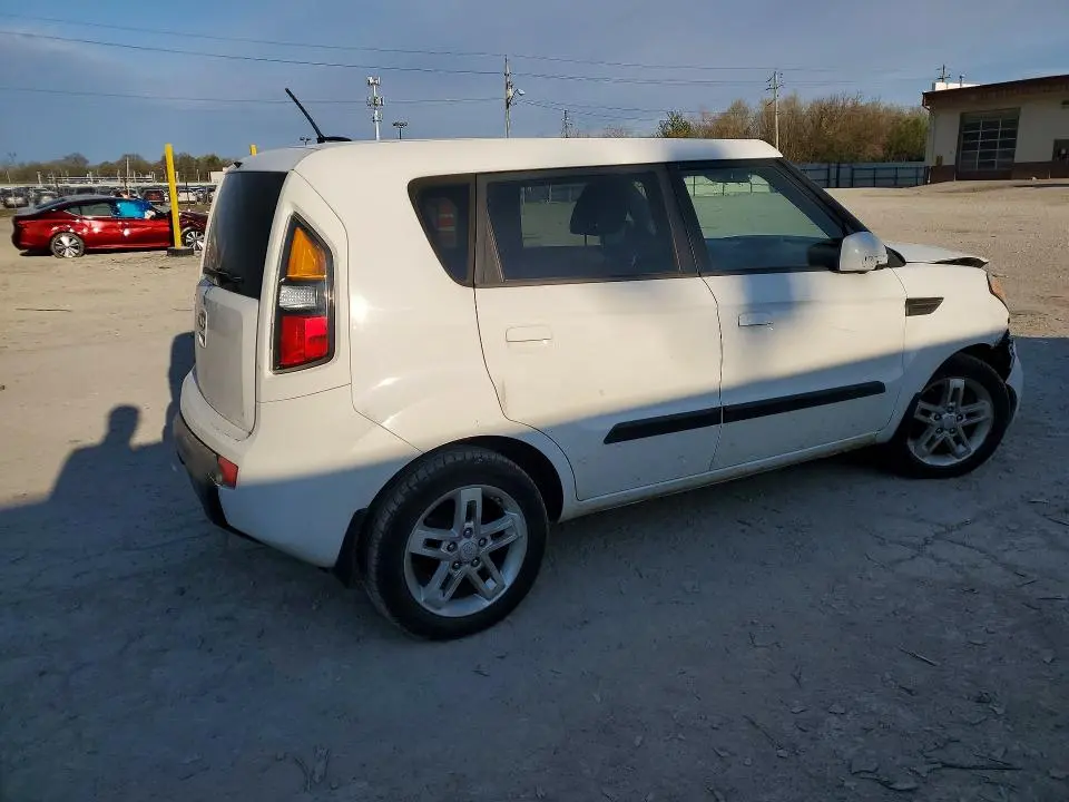 2010 KIA SOUL +  